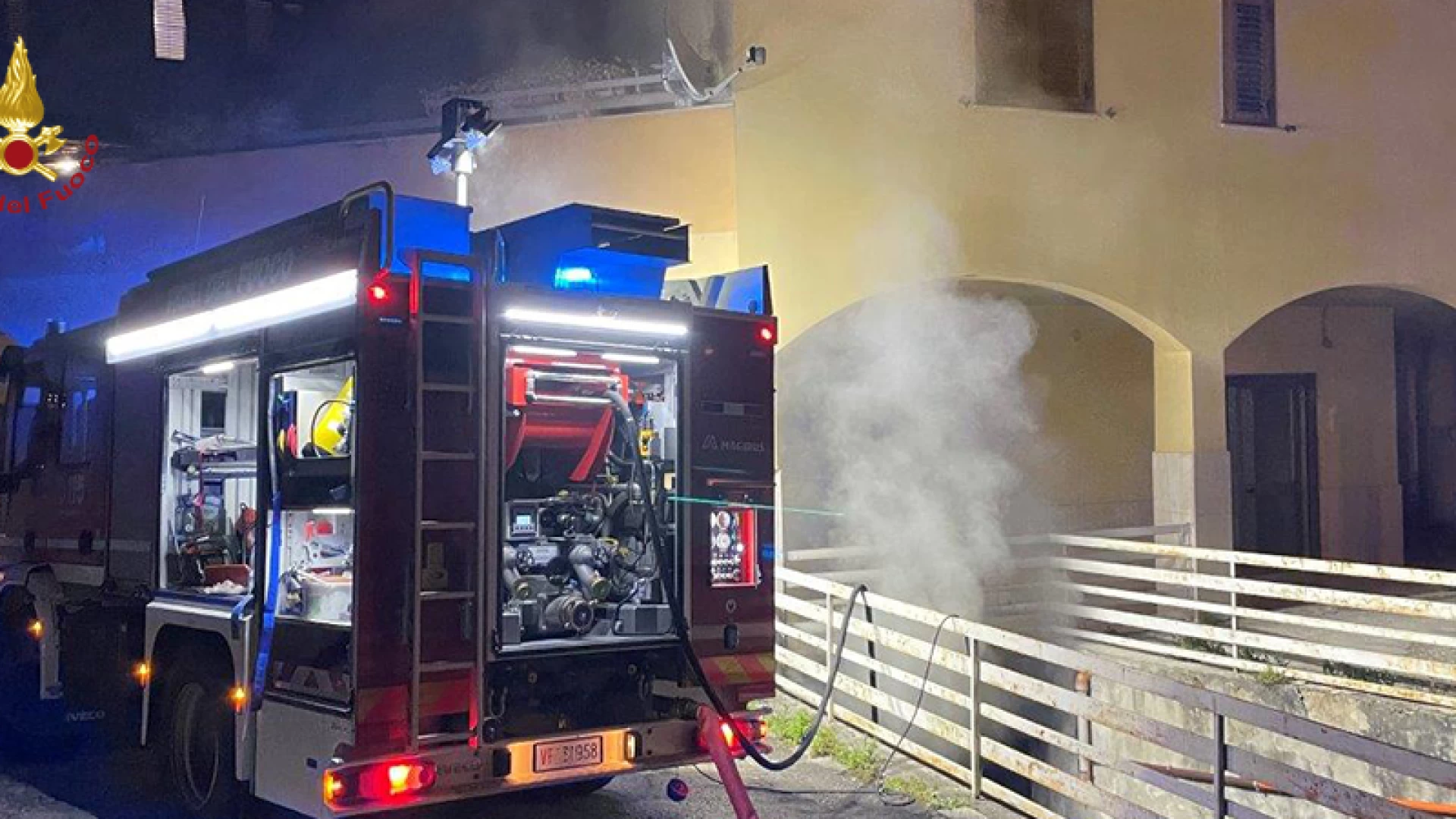 Monteroduni: si incendia autorimessa nella notte. I Vigili del Fuoco ed i Carabinieri evacuano ben 19 nuclei familiari.